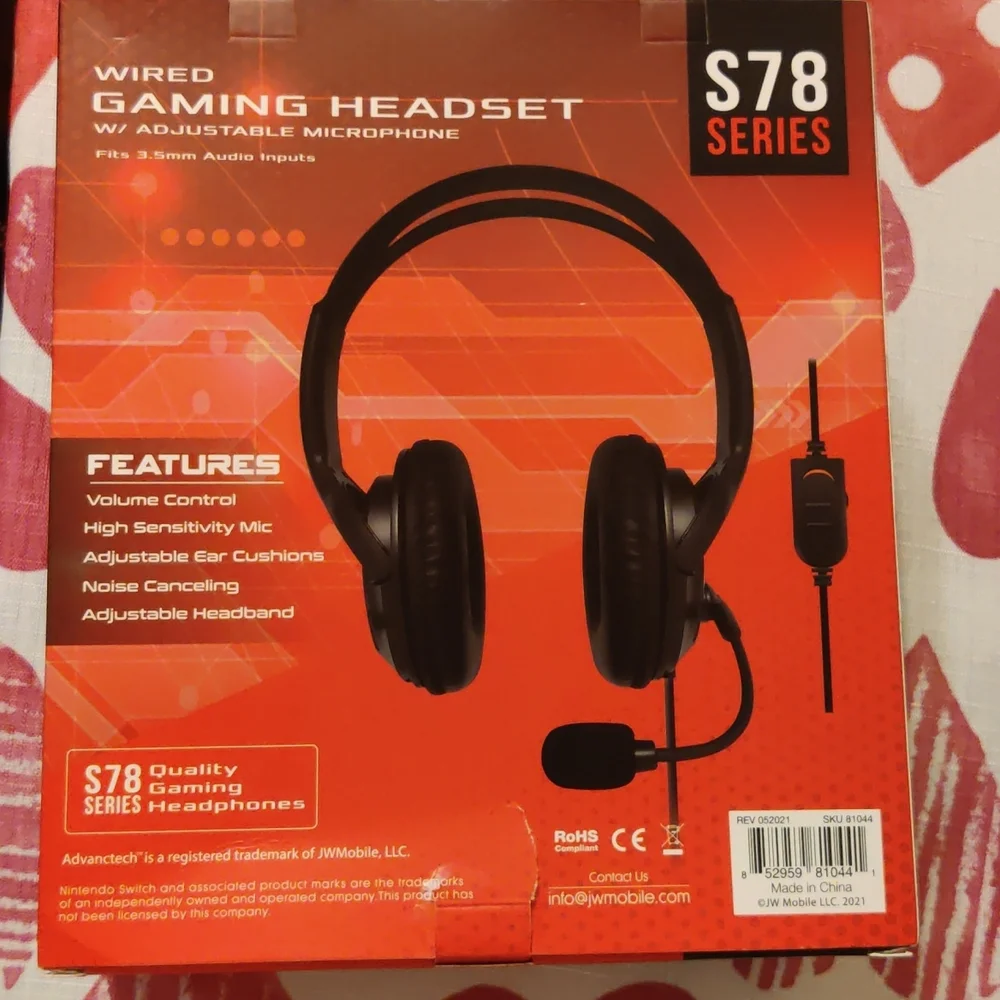 AdvancTech wired gaming headset